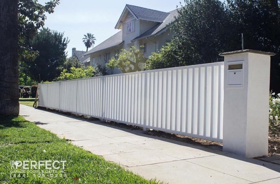 Custom Vertical Iron Fencing