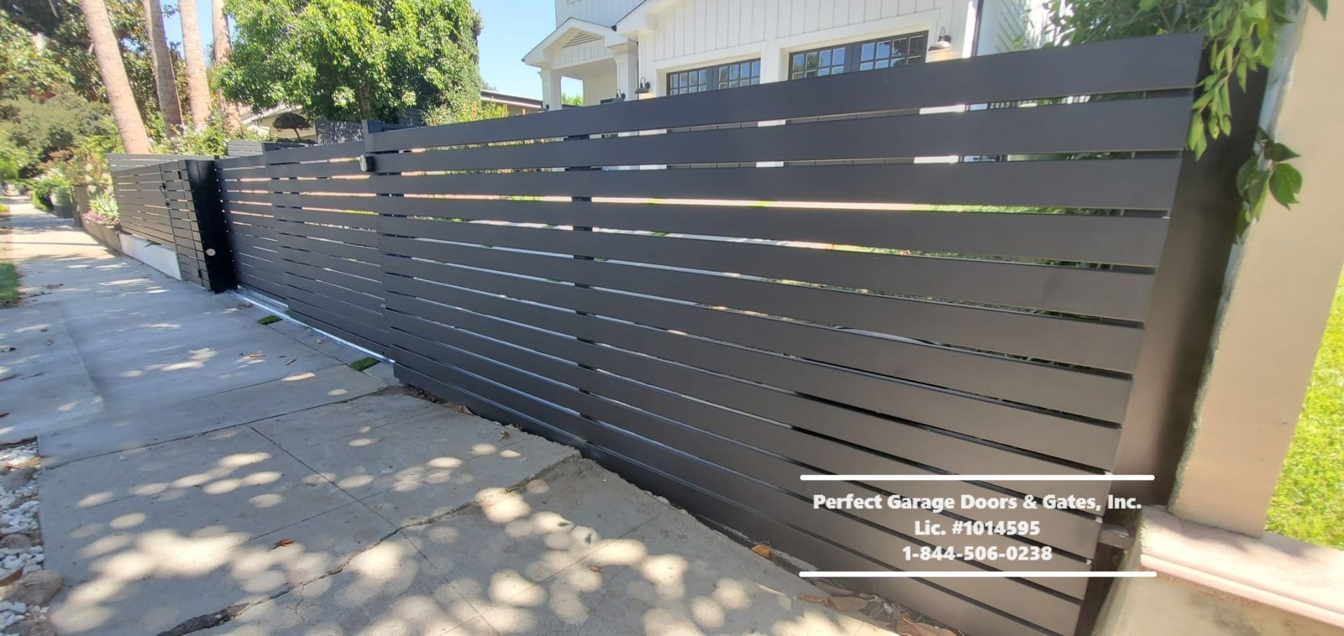 Custom Horizontal Flat Bar Iron Tandem Sliding Driveway Gate with Fencing